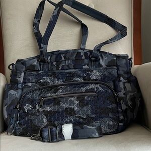 EUC Lug Windjammer Tote in Camo Navy 💙🩶